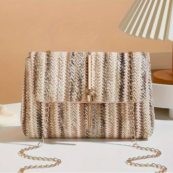 None Handbags - Chic Woven Handbag with Gold Chain
